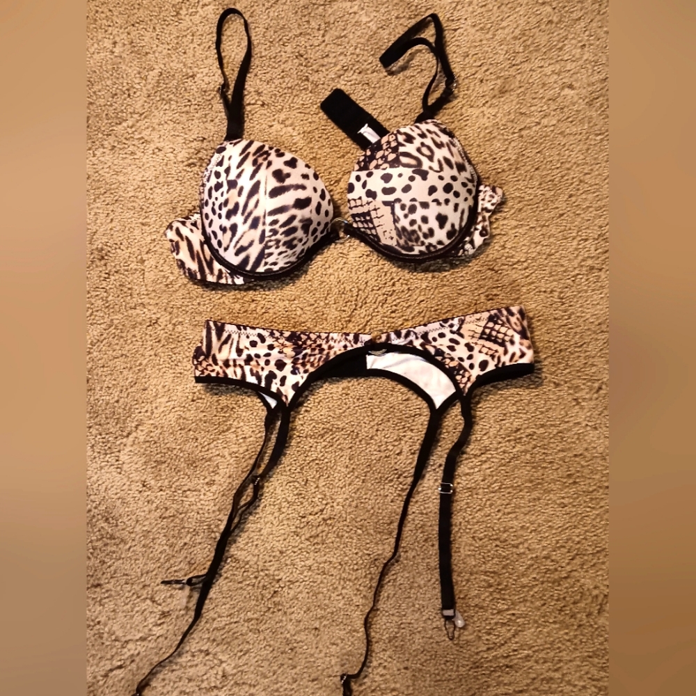Women's 2 piece lingerie